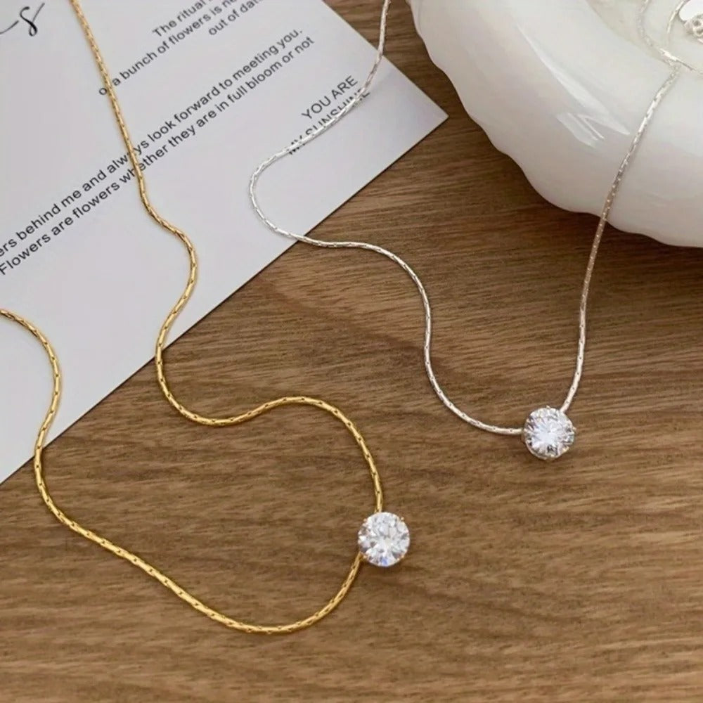 Ogrlica od moisanitnog kamena Cléa