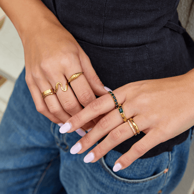 Prsten od kristala s ljepotom smaragda