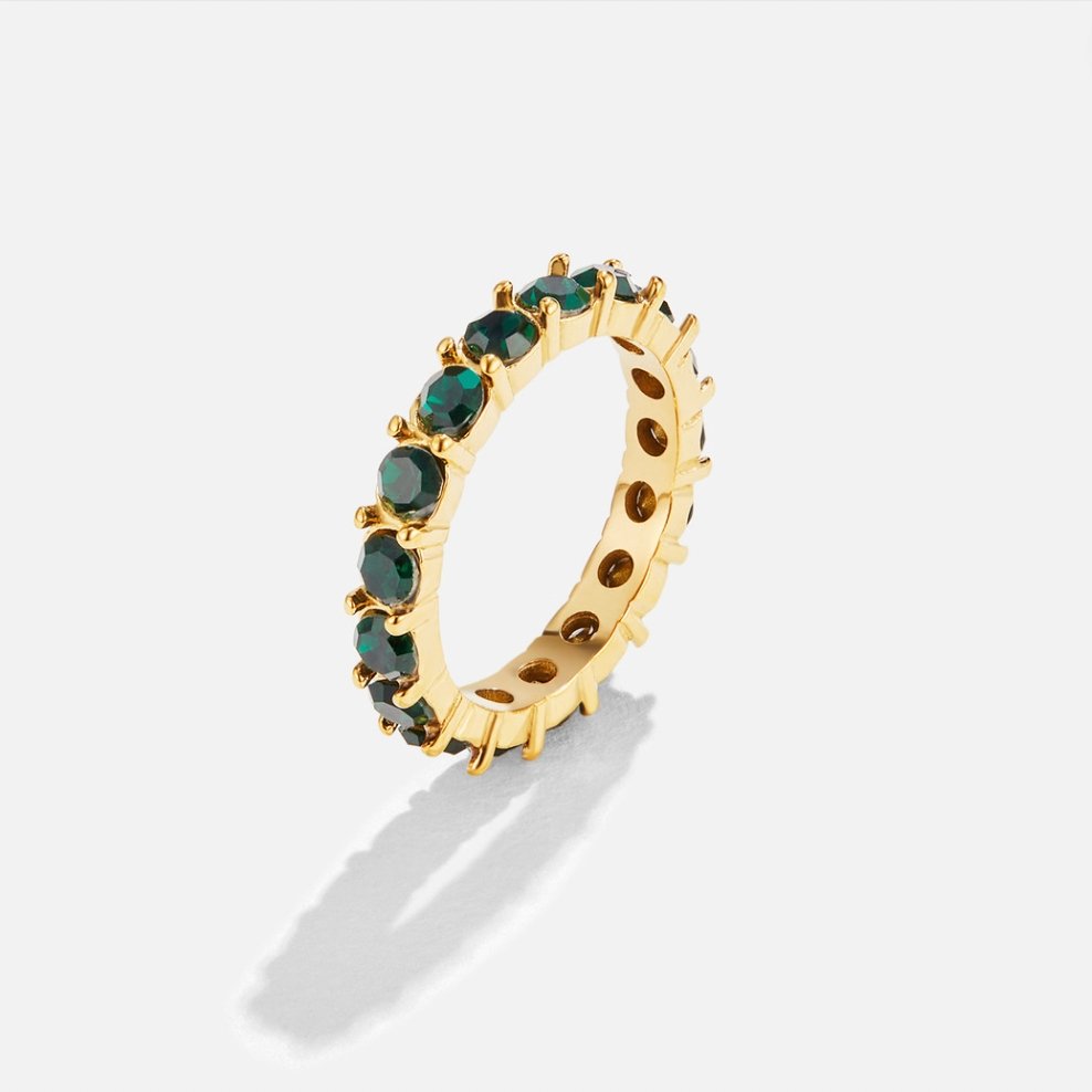 Prsten od kristala s ljepotom smaragda