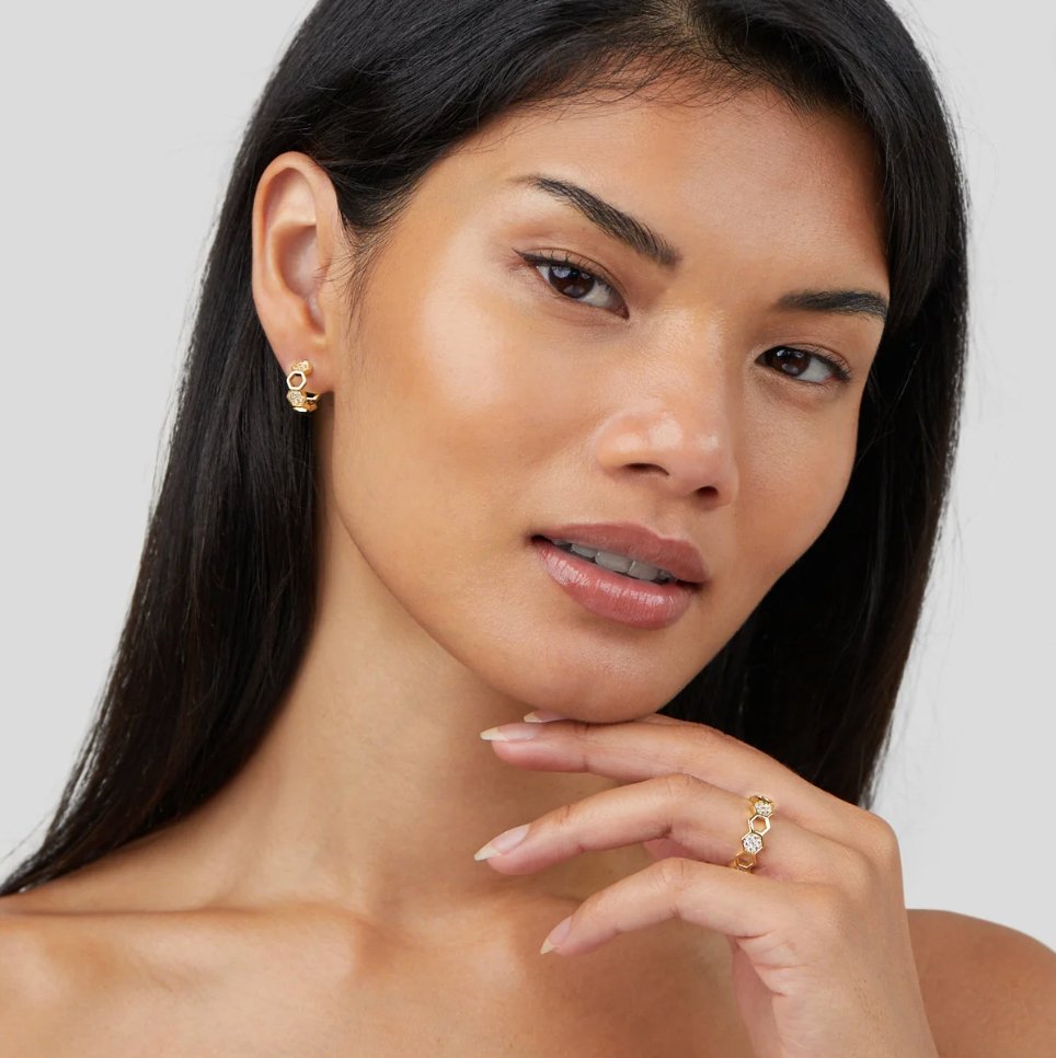 Prsten s saćem od zlata i kristala