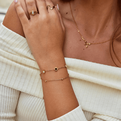 Narukvica od oniksa i bijelog kamena